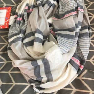 Embarcado Infinity Scarf